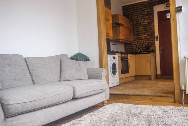 2 Bed Maisonette, Orford Road, E17 - Photo 1