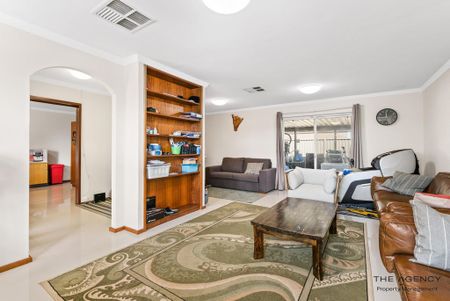 Family Home with Prime Location - Photo 3