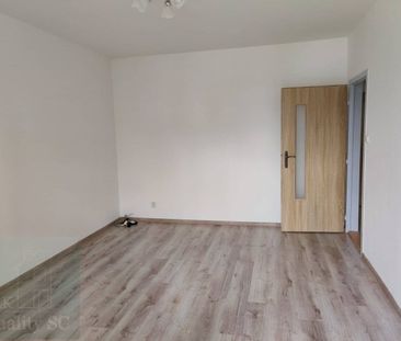 PRENAJATÉ -SENEC NA PRENÁJOM nezariadený 3 izbový byt s loggiou a p... – Fotografia 2