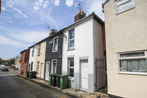 2 bedroom semi-detached house to rent - Photo 1