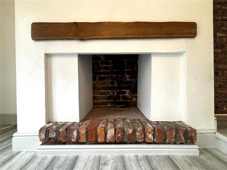 2 bedroom terraced house to rent - Photo 2