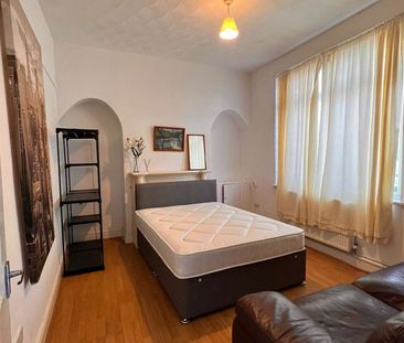 Rector Road Room 2 - Photo 2