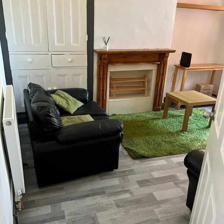 5 Bed Terraced House, Clarendon Park Road, LE2 - Photo 1