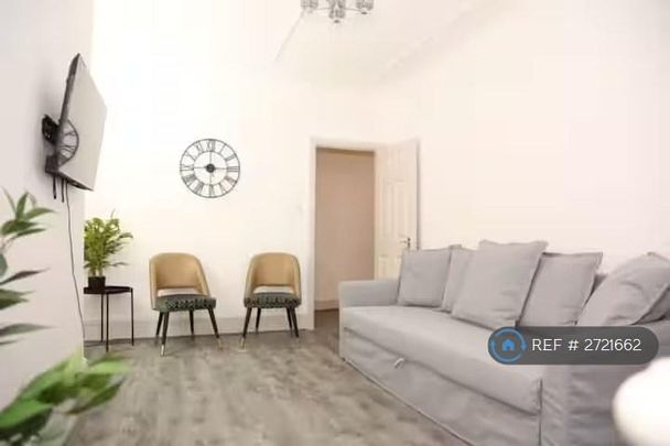 4 bedroom terraced house to rent - Photo 1