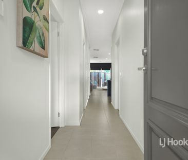 8 Tanner Mews, Point Cook VIC, Belconnen - Photo 2