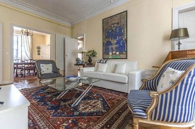 Appartement • Saint Philippe du Roule - Photo 3