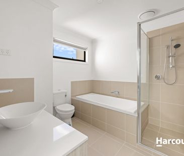 44 Mortlake Drive, Officer South, Vic 3809 - Photo 2