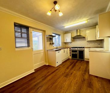 4 bedroom detached house to rent - Photo 5