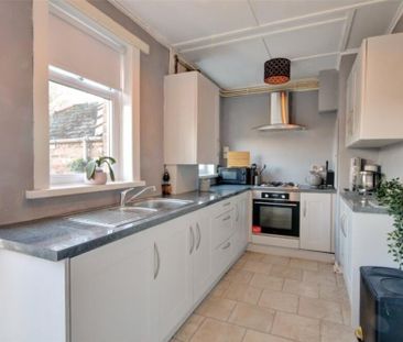 2 bedroom semi-detached house to rent - Photo 5