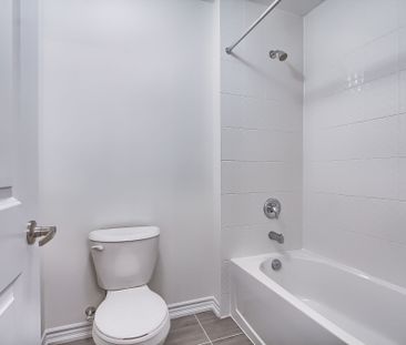 For Lease - 15 Durham Avenue, Barrie, Ontario - Photo 2