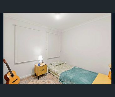 Space & Comfort. Walk To Shops! - Photo 5