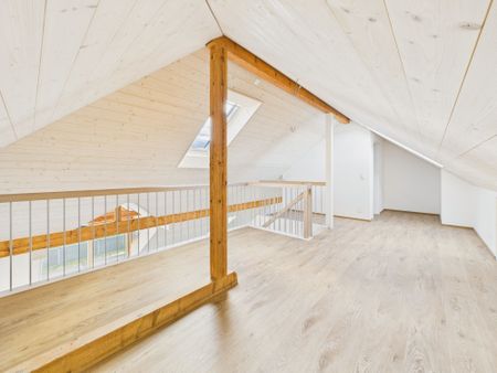 Helle 3.5-Zimmer Dachwohnung in Huttwil - Frisch renoviert! - Foto 3
