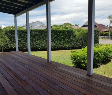 2 bed 1 bath 1 car garage High Ceilings New Tranquil deck surrounde... - Photo 5