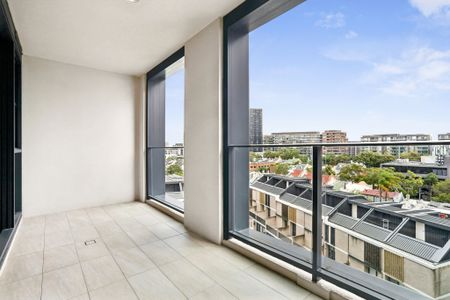6th floor two bedroom apartment with secure parking + storage - The Reserve - Offered unfurnished - Photo 5