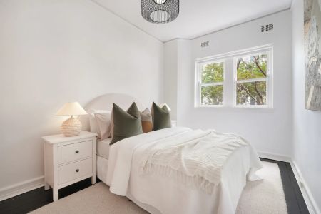 Generously proportioned (approx. 90 sqm), timeless Art Deco apartment - Photo 3