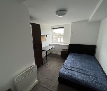 4 bedroom private hall to rent - Photo 3