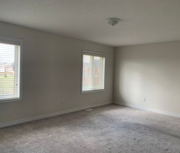 For Lease - 97 Redmond Crescent, Springwater, Ontario - Photo 5