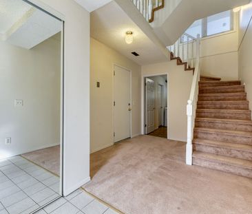 91 Coachway Gardens SW, Calgary - Photo 1