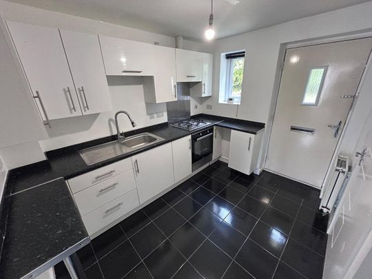 2 bedroom terraced house to rent - Photo 1