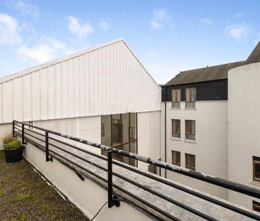 41 The Pine Winter Garden Pearse Street Dublin 2 - Photo 3