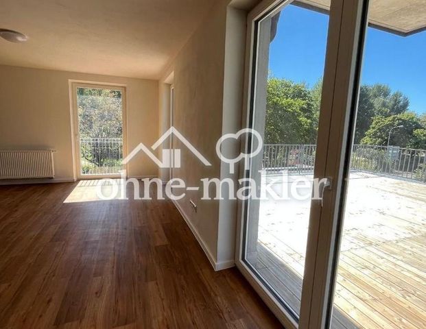 Exklusive, kernsanierte 4-Zimmer-Wohnung mit 40m²-großen Dachterrasse in ruhiger Lage in Selb - Foto 1