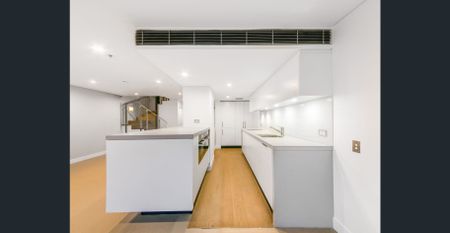 Stunning apartment with Harbour Bridge views - Photo 4