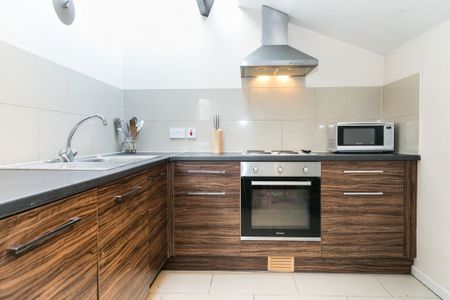 Flat 3, 54 Devon Road, Leeds - Photo 4