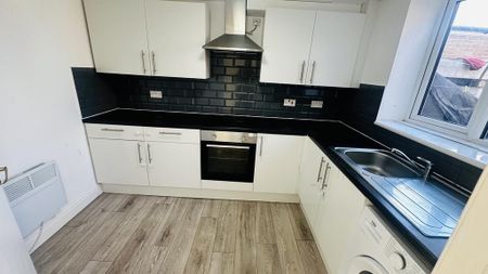 2 bedroom flat to rent - Photo 4