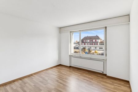 Modern 3.5-room apartment on the 1st floor in a quiet location - Photo 2