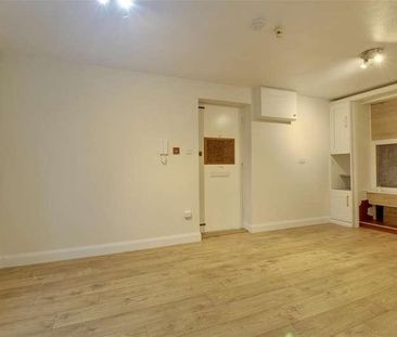 Honeywood Close, Portsmouth, PO3 - Photo 1