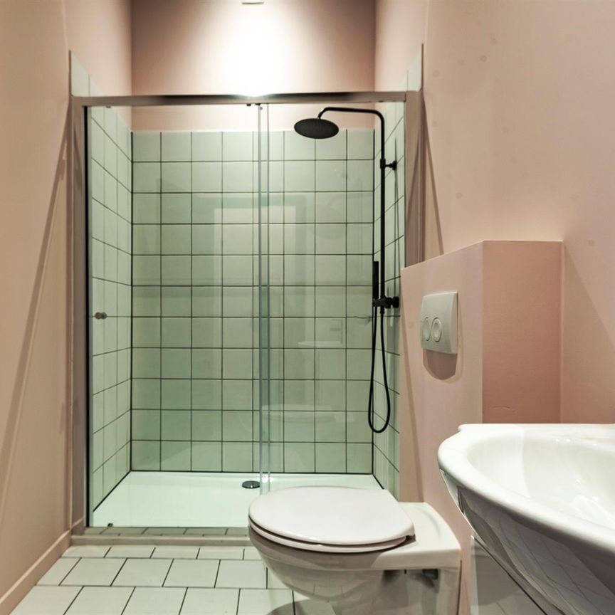 Modern gerenoveerd 1 slaapkamer appartement op centrale ligging! - Foto 1