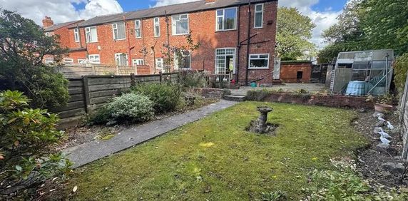 Bird Hall Lane, Stockport SK3, London - Photo 2