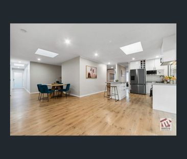 SEAMLESS INDOOR - OUTDOOR LIVING! - Photo 3