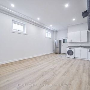 Recent renovations heart of the annex 700+sqft! - Photo 2