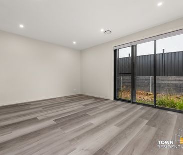 6 Nell Edeson Street, Taylor ACT 2913 - House For Rent | Domain - Photo 2