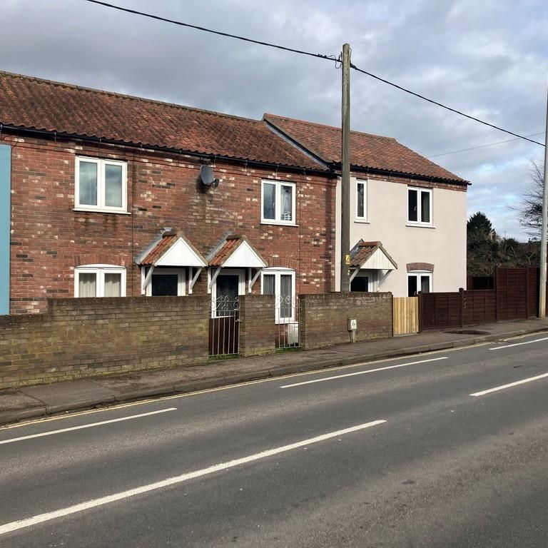 2 bedroom terraced house to rent - Photo 2