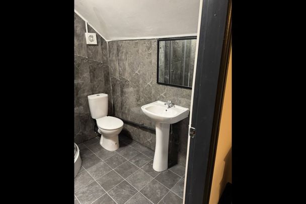 1 Bed Flat, Conway View, LS8 - Photo 1