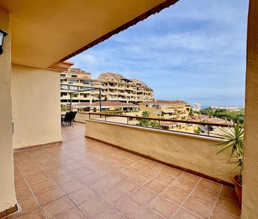 Atico en alquiler en Nueva torrequebrada, Benalmadena - Photo 1