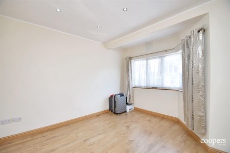 3 bedroom house - semi-detached - Photo 3