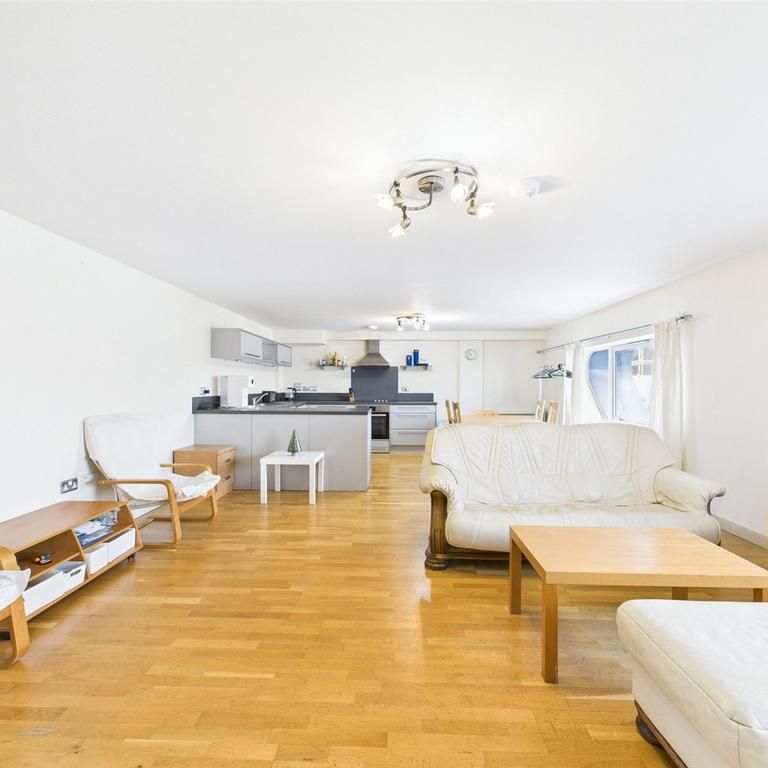 2 bedroom penthouse to rent - Photo 1