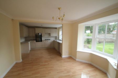 4 bedroom detached house to rent - Photo 4