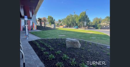 Cozy 1 bedroom home - Photo 3