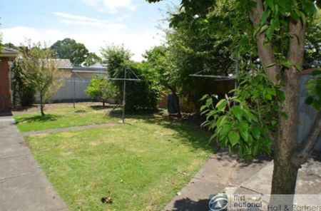 2/11 Rhoden Grove, 3177, Eumemmerring Vic - Photo 3