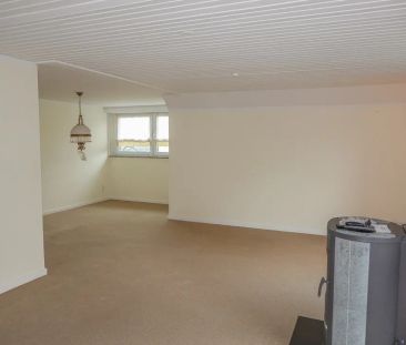 Großzügige DG-Wohnung für 2 Personen mit Einbauküche, Garage,großer... - Foto 1
