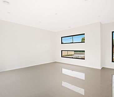 Charming Townhouse In Excellent Location - Photo 5