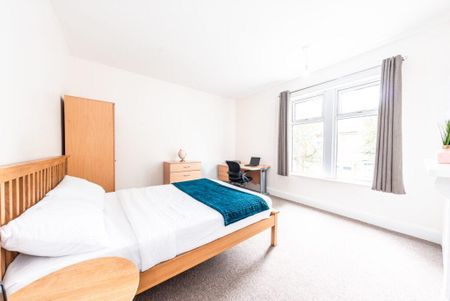 5 bedroom terraced house to rent - Photo 4