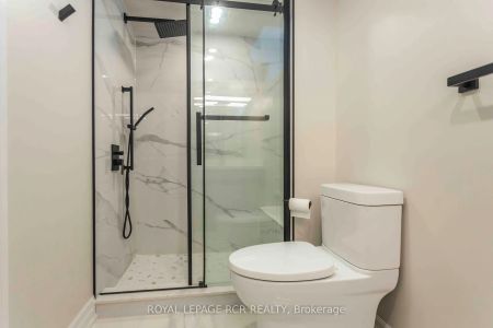 Condo Townhouse For Lease | N9256468 - Photo 4