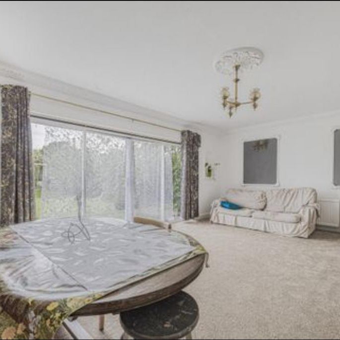 4 bedroom bungalow to rent - Photo 1