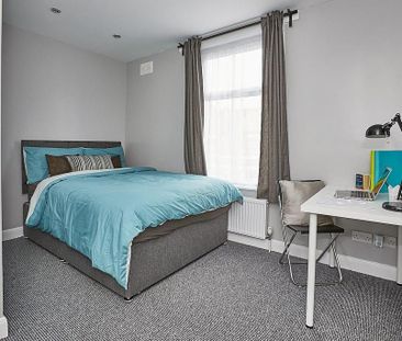 4 bedroom terraced house to rent - Photo 4