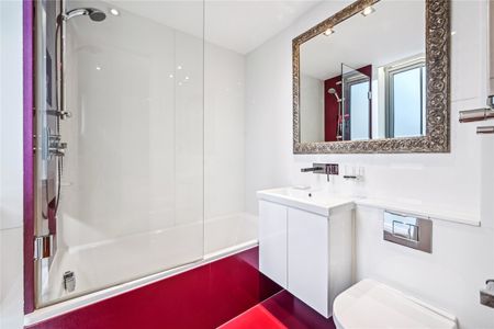 A bright fourth floor apartment with Balcony in Belgravia. - Photo 5